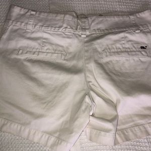 White vineyard vines shorts